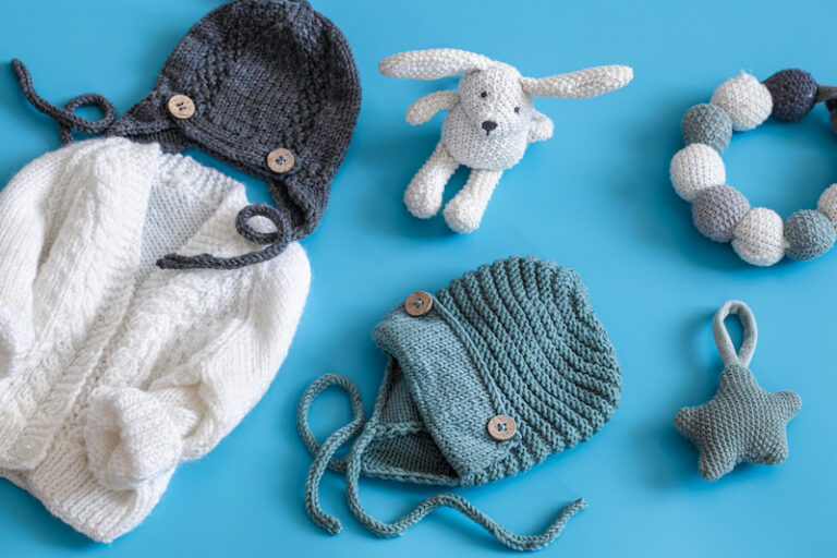 conjunto de ropa de bebe y accesorios en tonos azules. comprar ahora